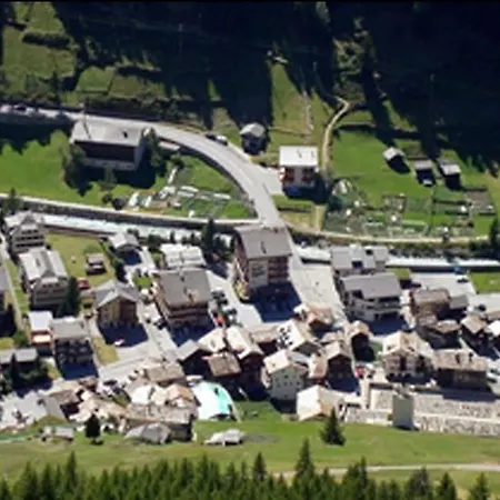 Alpha Hotel